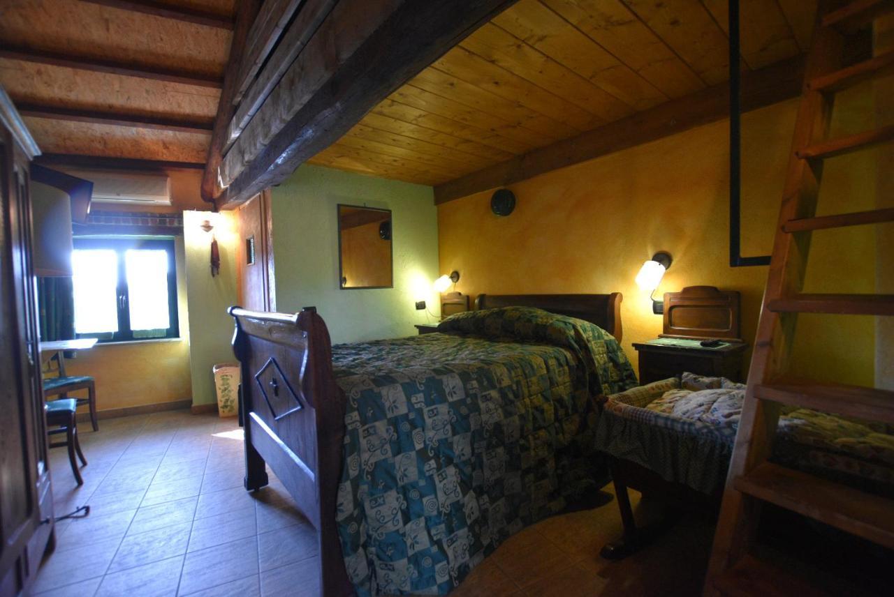 B&B Edera Castagnole Piemonte Bagian luar foto